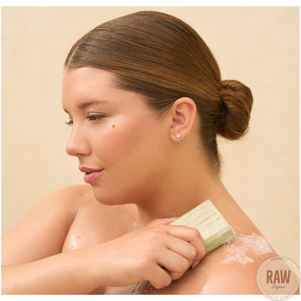 KITSCH Glycolic Acid Exfoliating Face and Body Wash – kuva 7